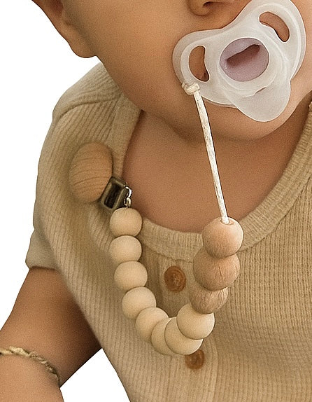 🍼 Beaded Binky Clip – Natural Wood | Cadena de Chupón con Cuentas